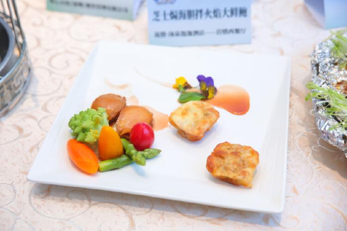 芝士焗海膽拌火焰大鮮鮑